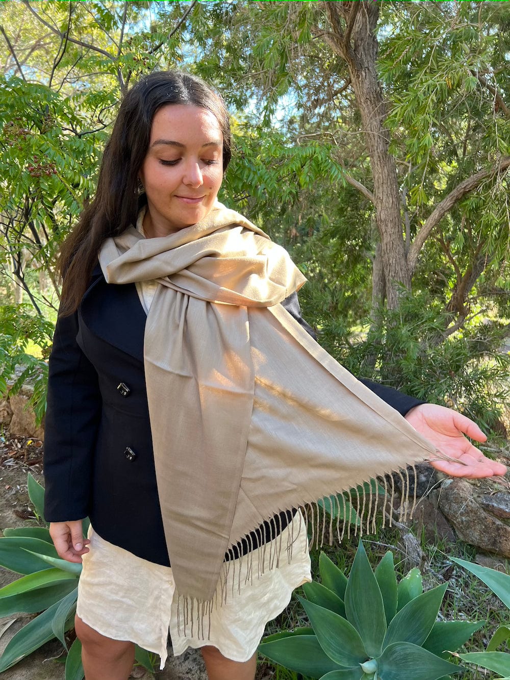 Lightweight hot sale pashmina shawl