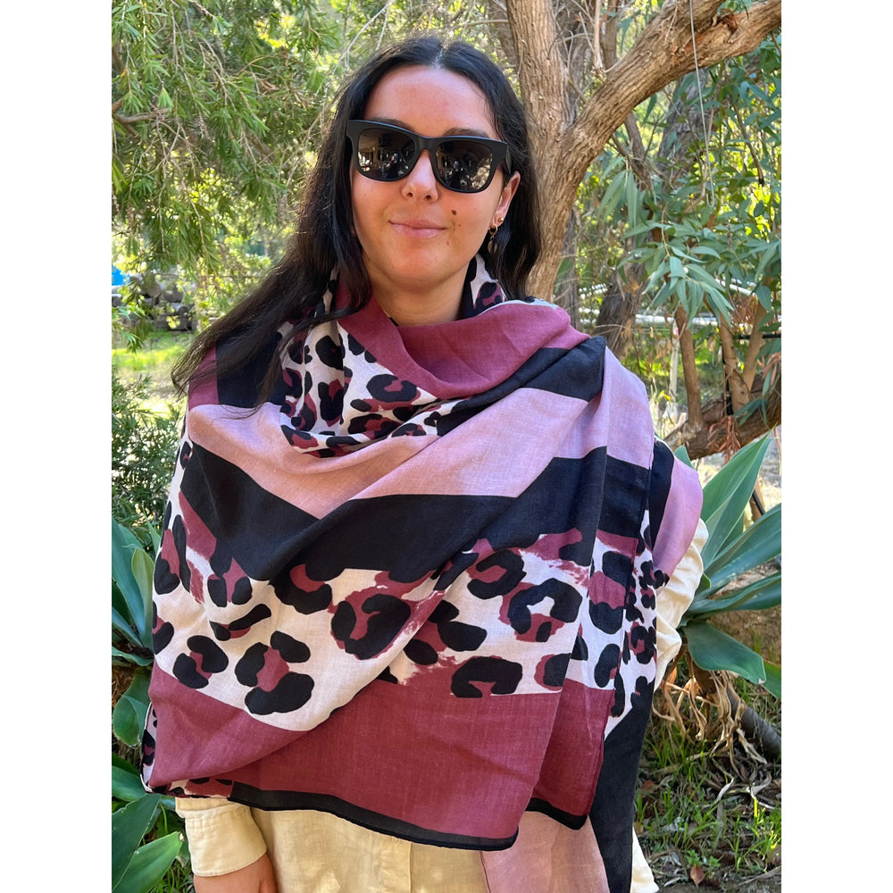 Black and grey leopard online print scarf