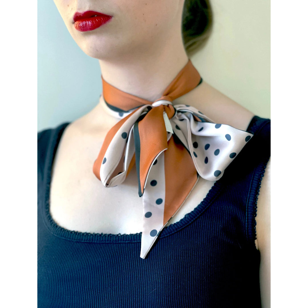 Thin store neck scarf