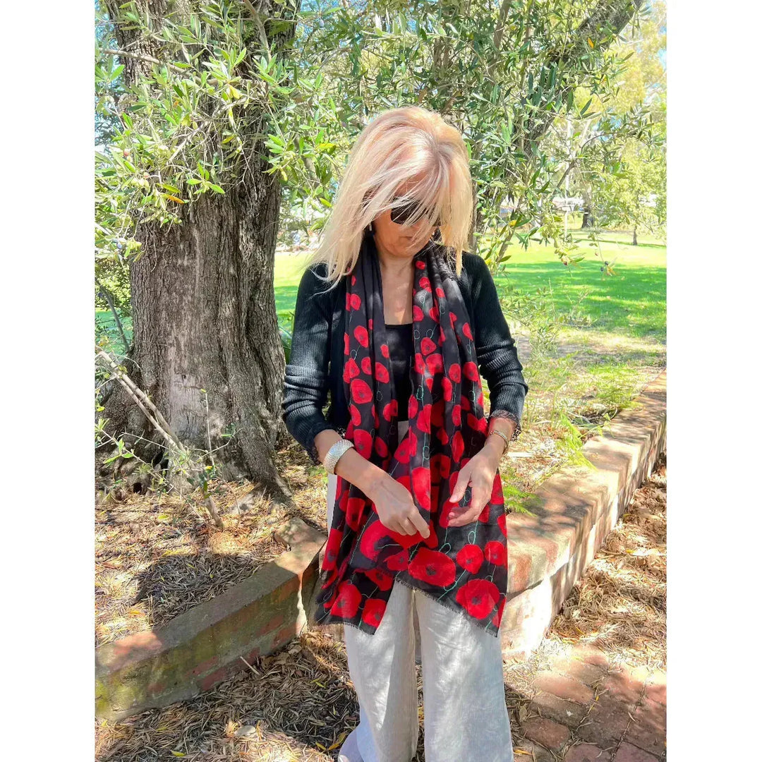 Red 2025 scarf fashion